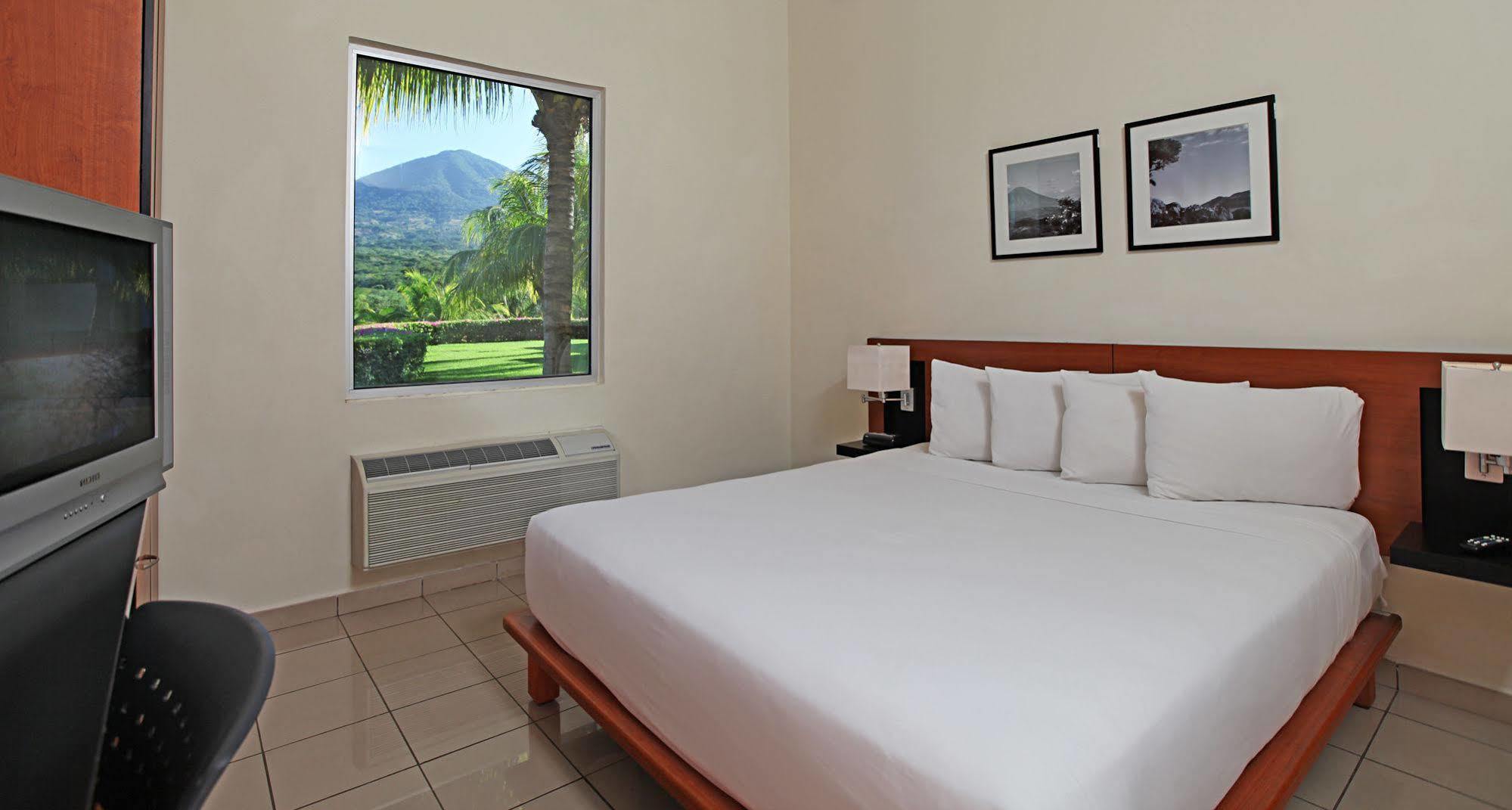 Comfort Inn Real La Union Exterior photo
